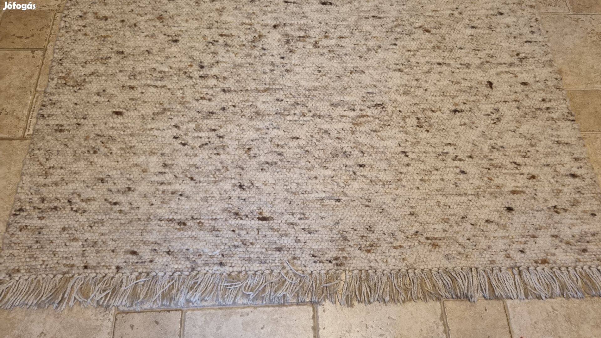 Gyapjúszőnyeg bézs színű