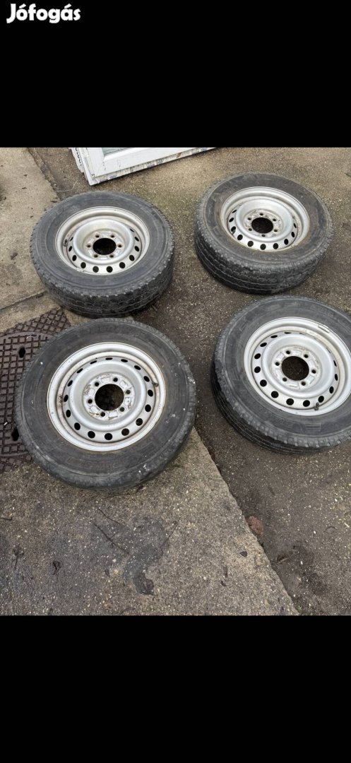Gyári 100 Toyota Dyna lemezfelni szet gumival