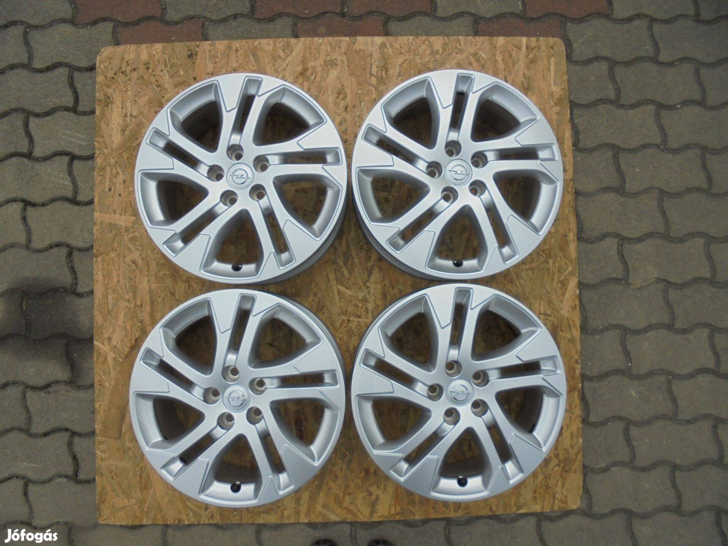 Gyári 17-es ( Vivaro ,Jampy,Expert Proace) alufelni eladó