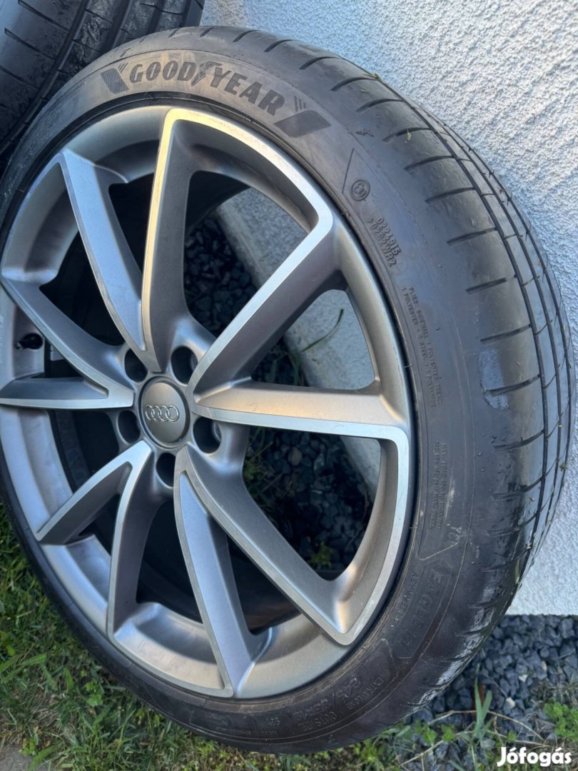 Gyári 19-és Audi sport titán felni 5x112