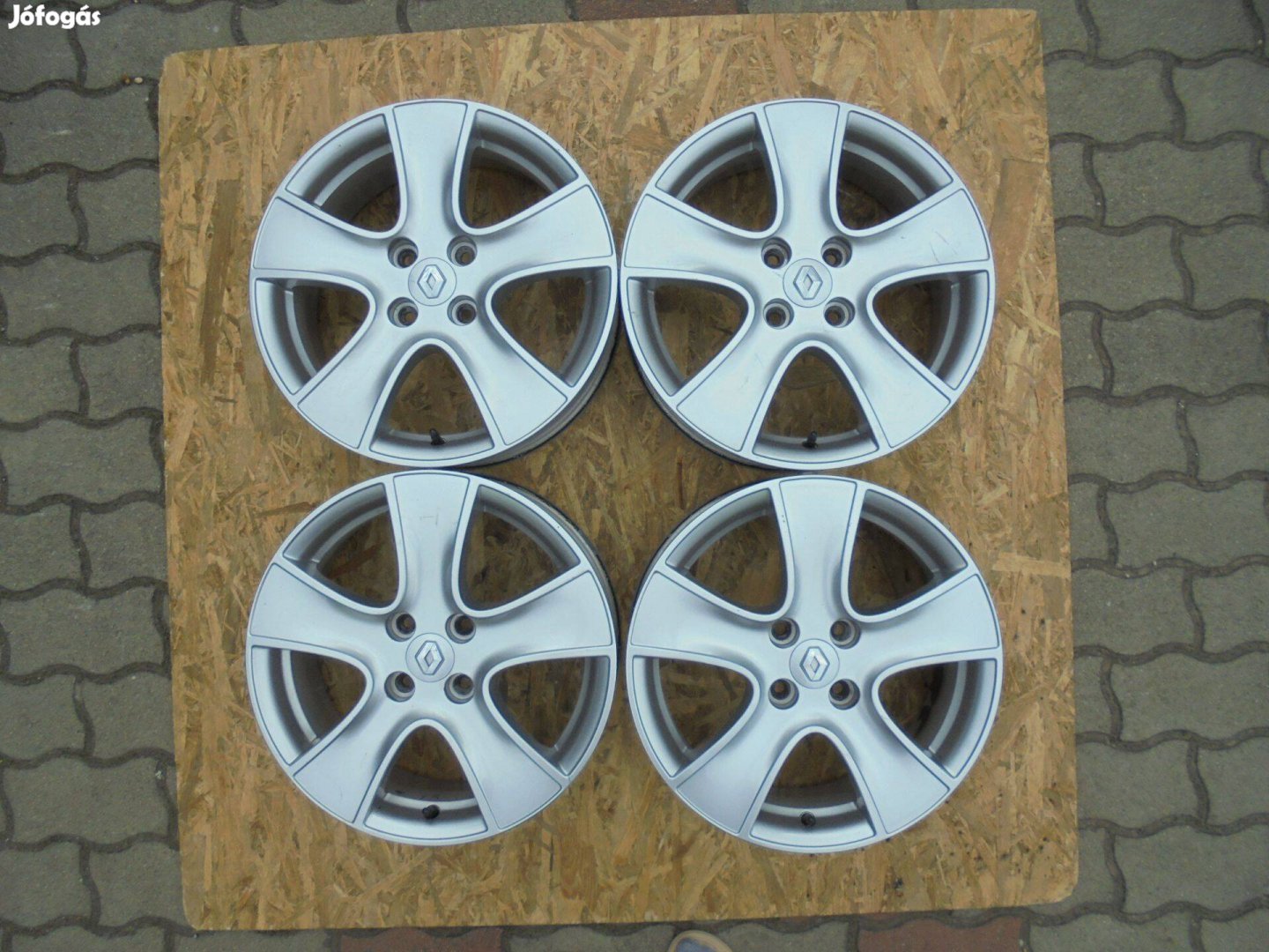Gyári 4 x 100-as Clio alufelni eladó