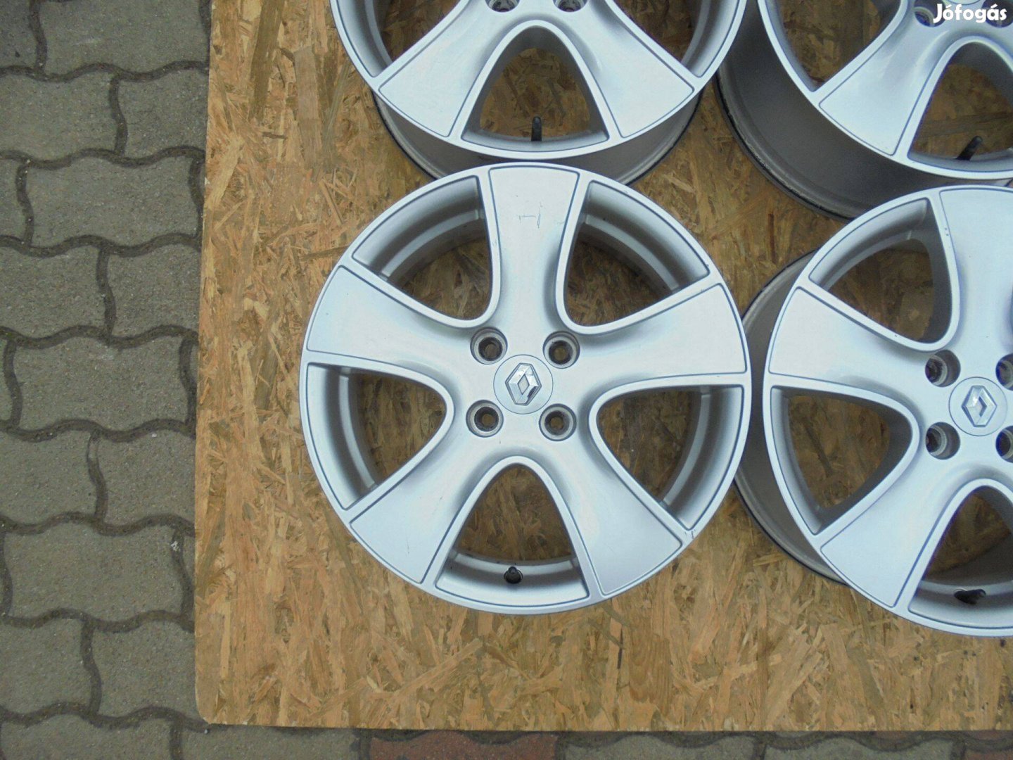 Gyári 4 x 100-as alufelni ( Renault) eladó