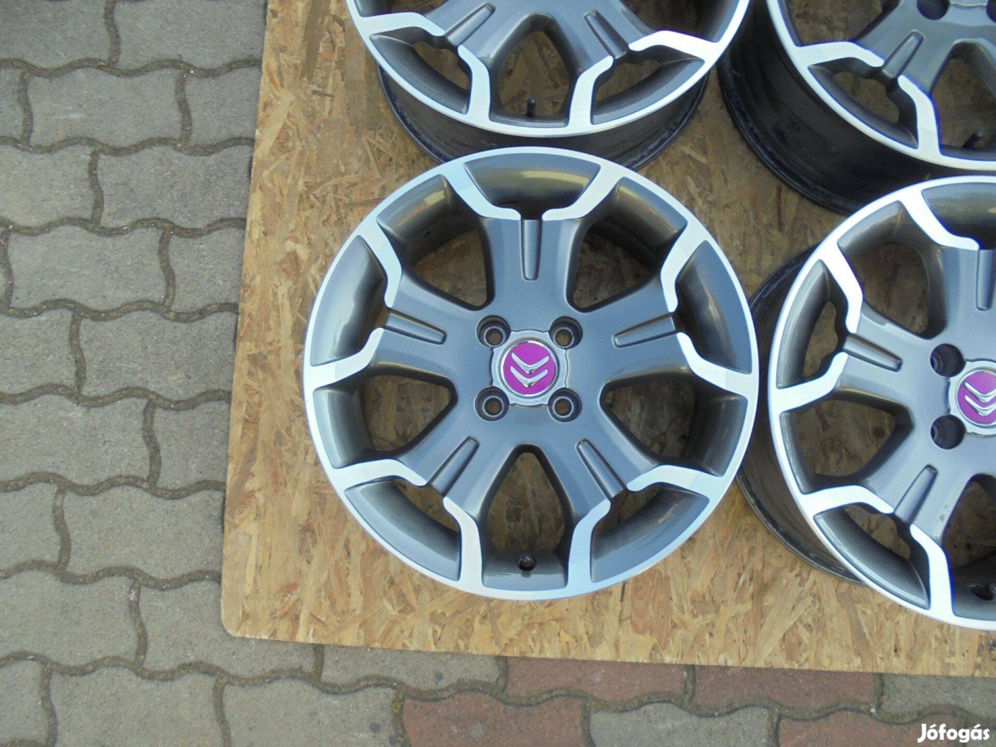 Gyári 4 x 108-as újszerű alufelni ( Citroen ) eladó
