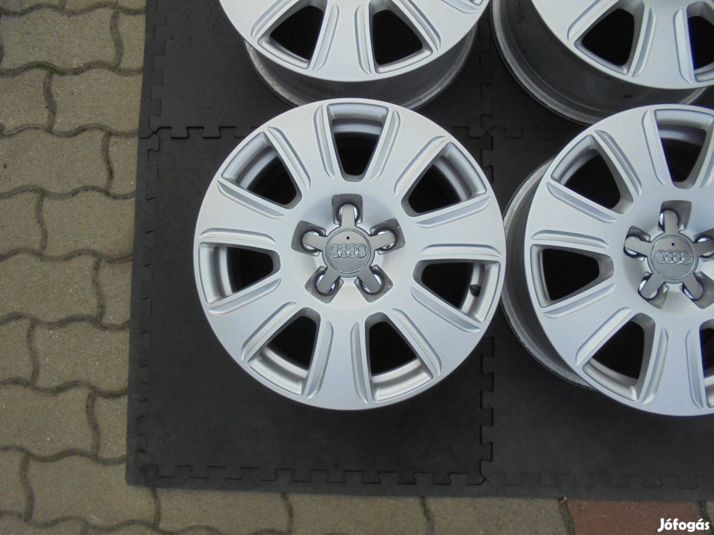 Gyári 5 x 112-es Audi alufelni kitűnő állapotban eladó