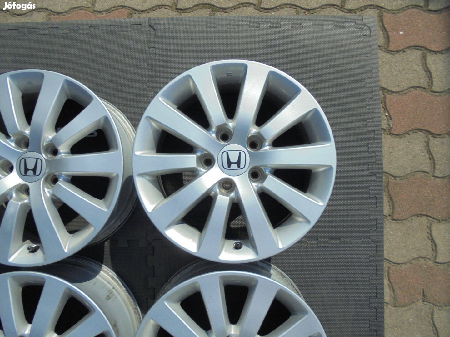 Gyári 5 x 114.3-as Honda alufelni jó állapotban eladó