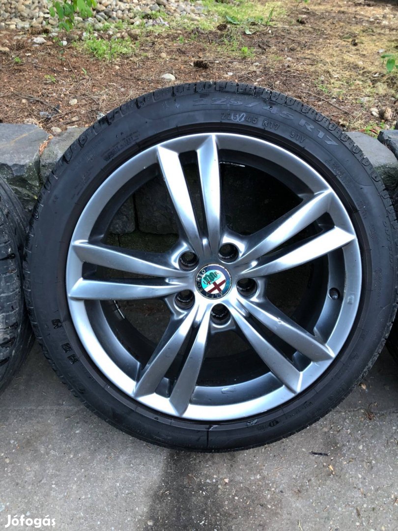 Gyári Alfa Romeo 159 Brera Giulietta 5x110 17col alu jó nyári gumikkal