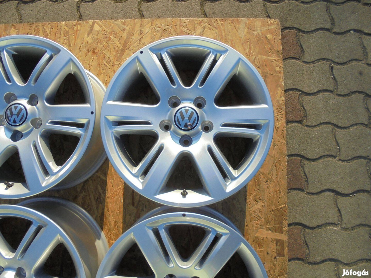 Gyári Amarok 5 x 120-as alufelni kitűnő állapotban eladó