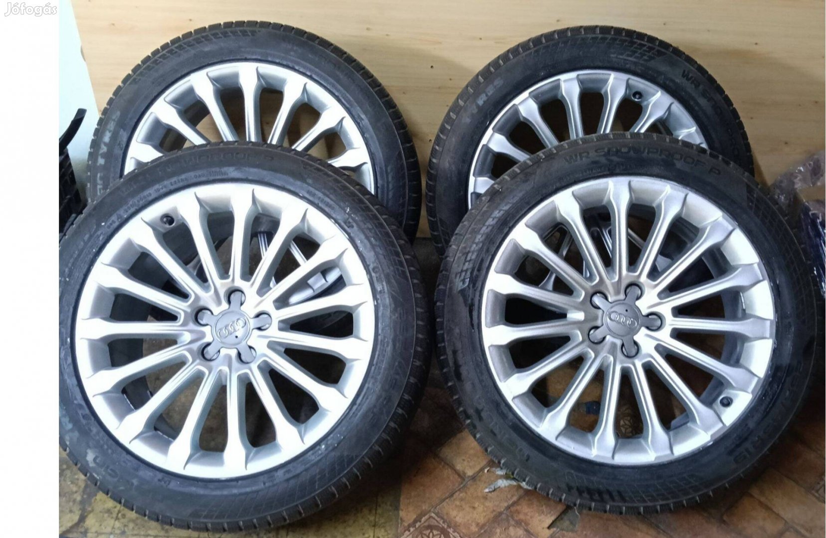 Gyári Audi 19" alufelni garnitura téligumival eladó