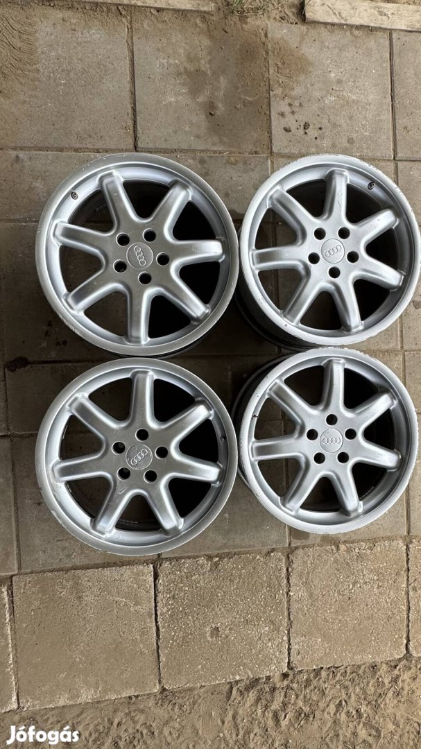 Gyári Audi A8 D2 8X18 ET48 Swing