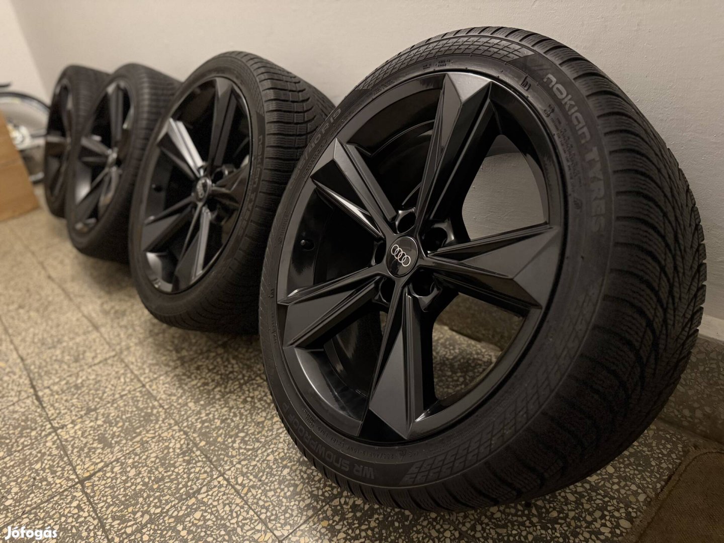 Gyári Audi felniszett téli gumikkal