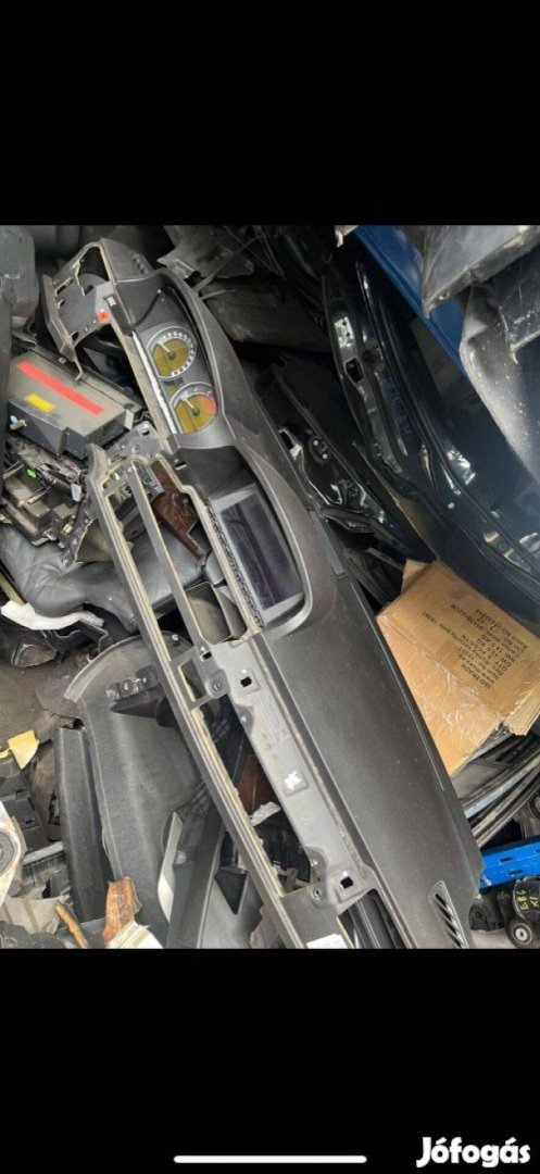 Gyári BMW E65 E66 műszerfalpárna