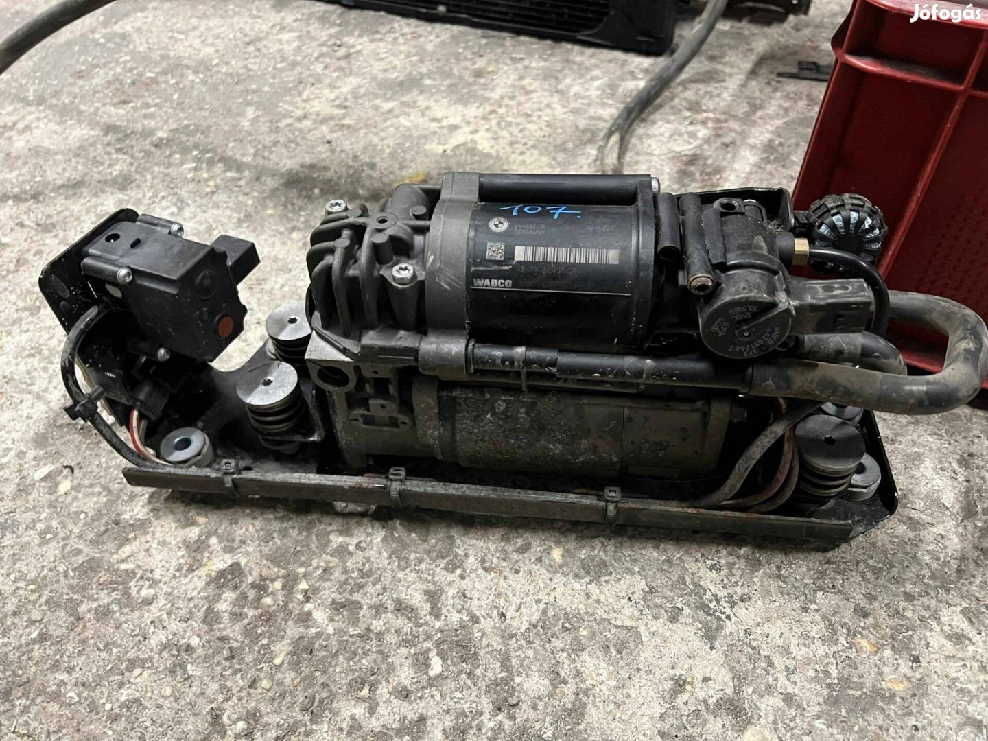 Gyári BMW F11 légrugó kompresszor