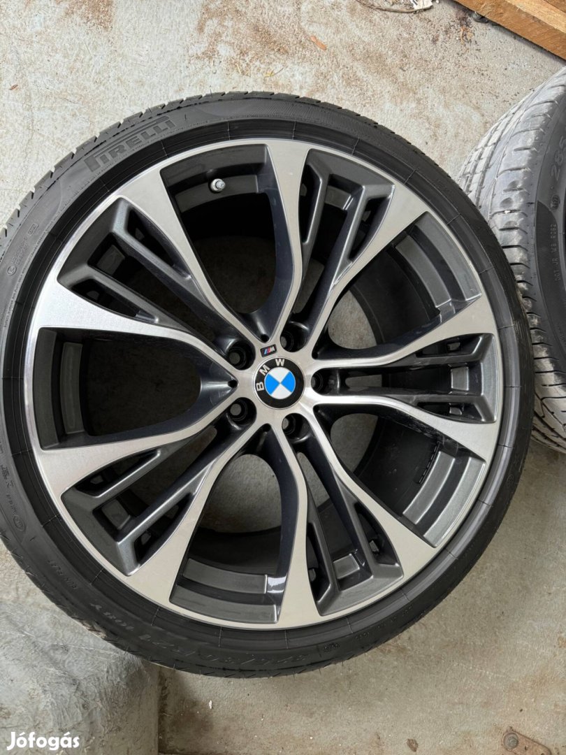 Gyári BMW M kétszéles felni (10.5;11) Pirelli gumival
