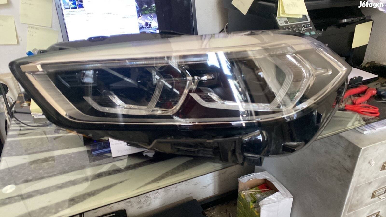 Gyári Bmw F40 led fényszóró
