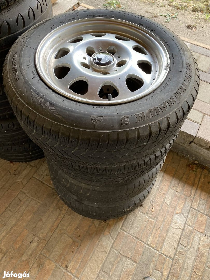 Gyári Bmw alufelni téligumival 195/65 R15