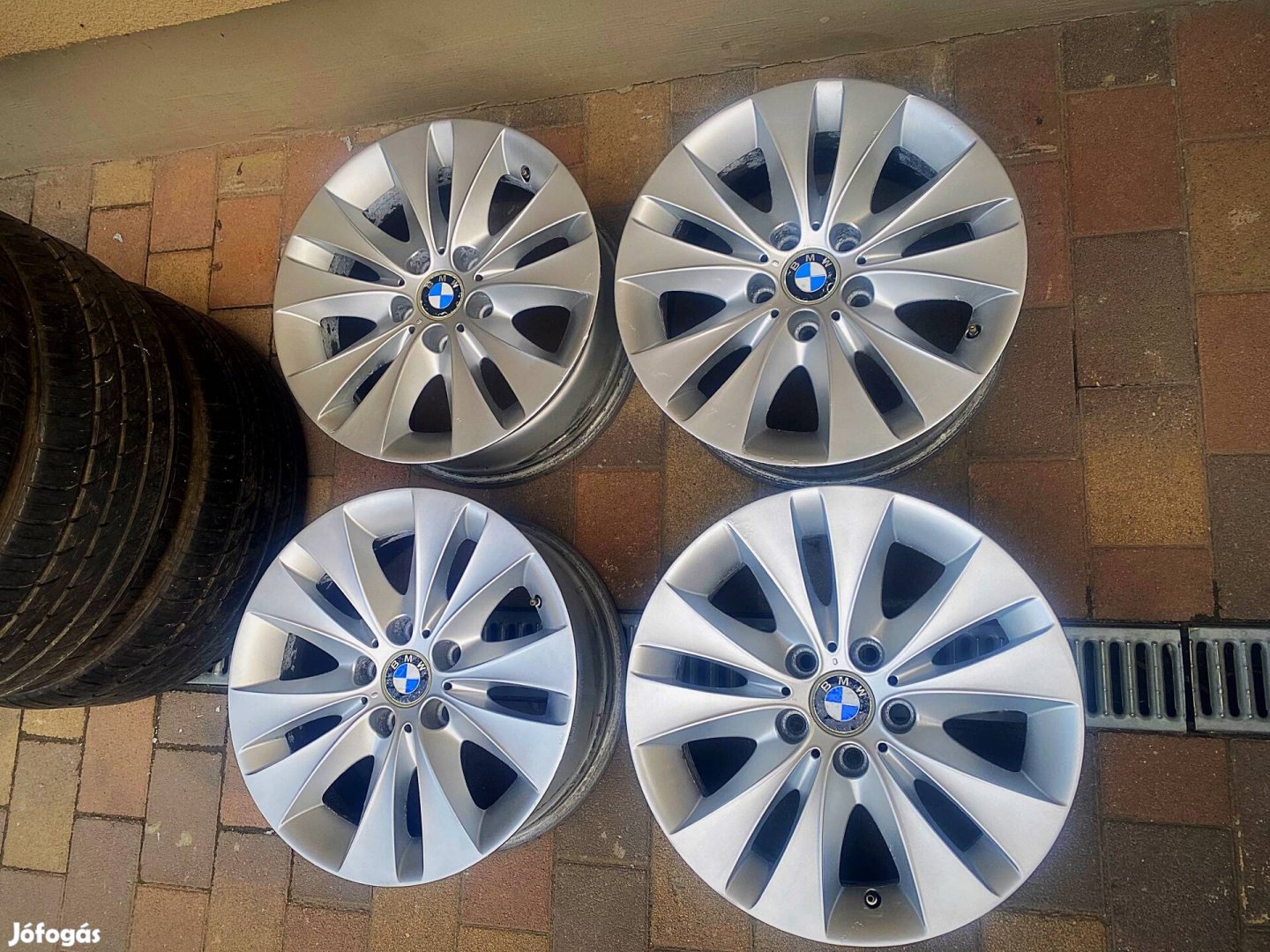 Gyári Bmw felni szett,nyári gumival