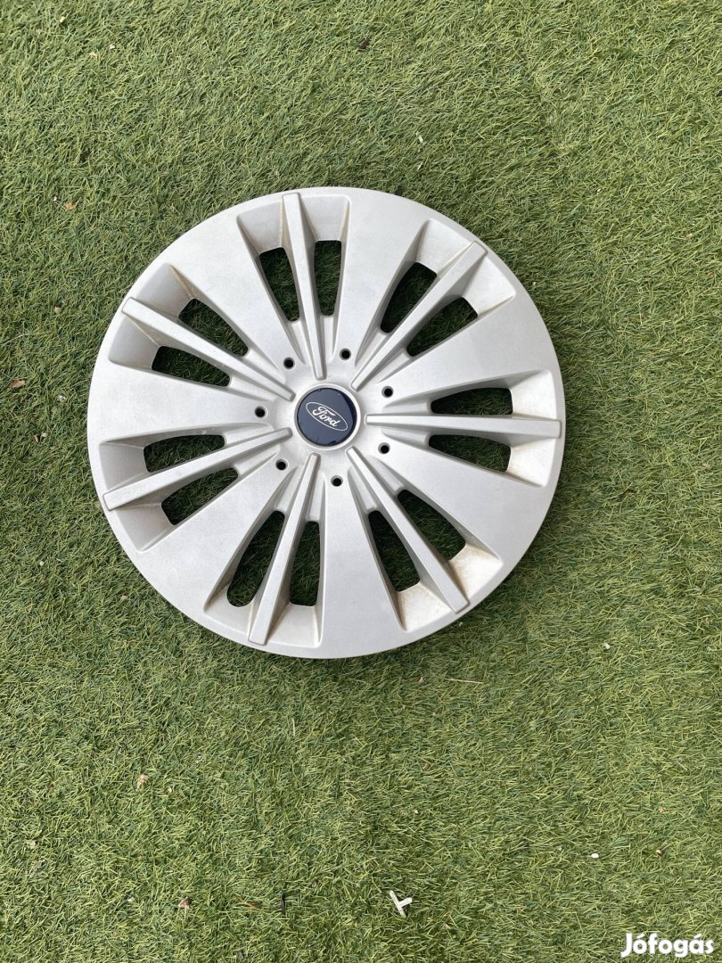 Gyári Ford 16os dísztárcsa 