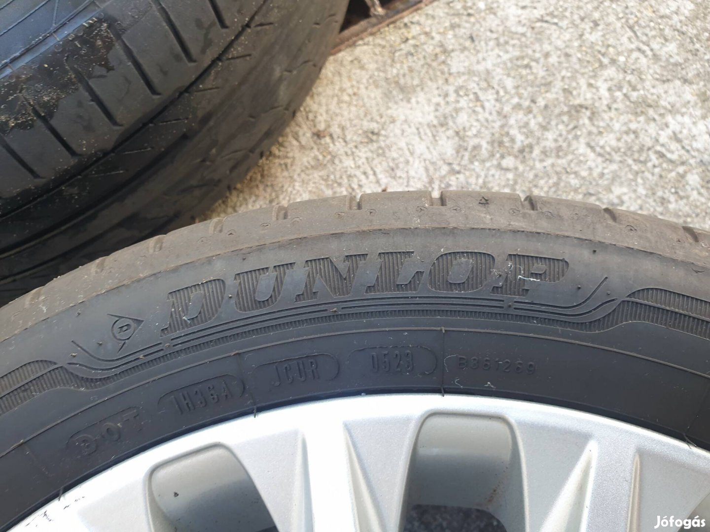 Gyári Ford 17" alufelni, Dunlop nyárival