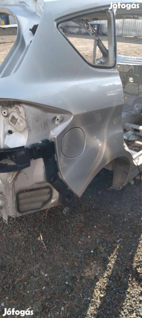 Gyári Ford C-Max Jobb hátsó sárvédő