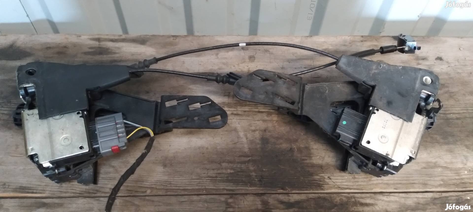 Gyári Ford Fiesta mk6 bal hátsó jobb hátsó ajtózár