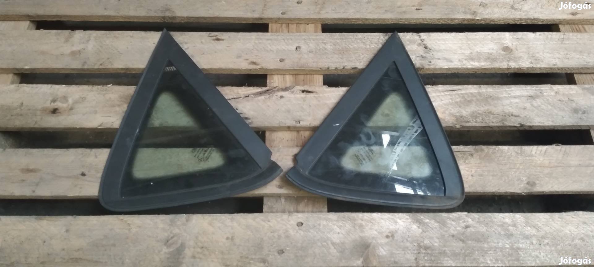 Gyári Ford Fiesta mk7 hátsó háromszög üveg bal jobb