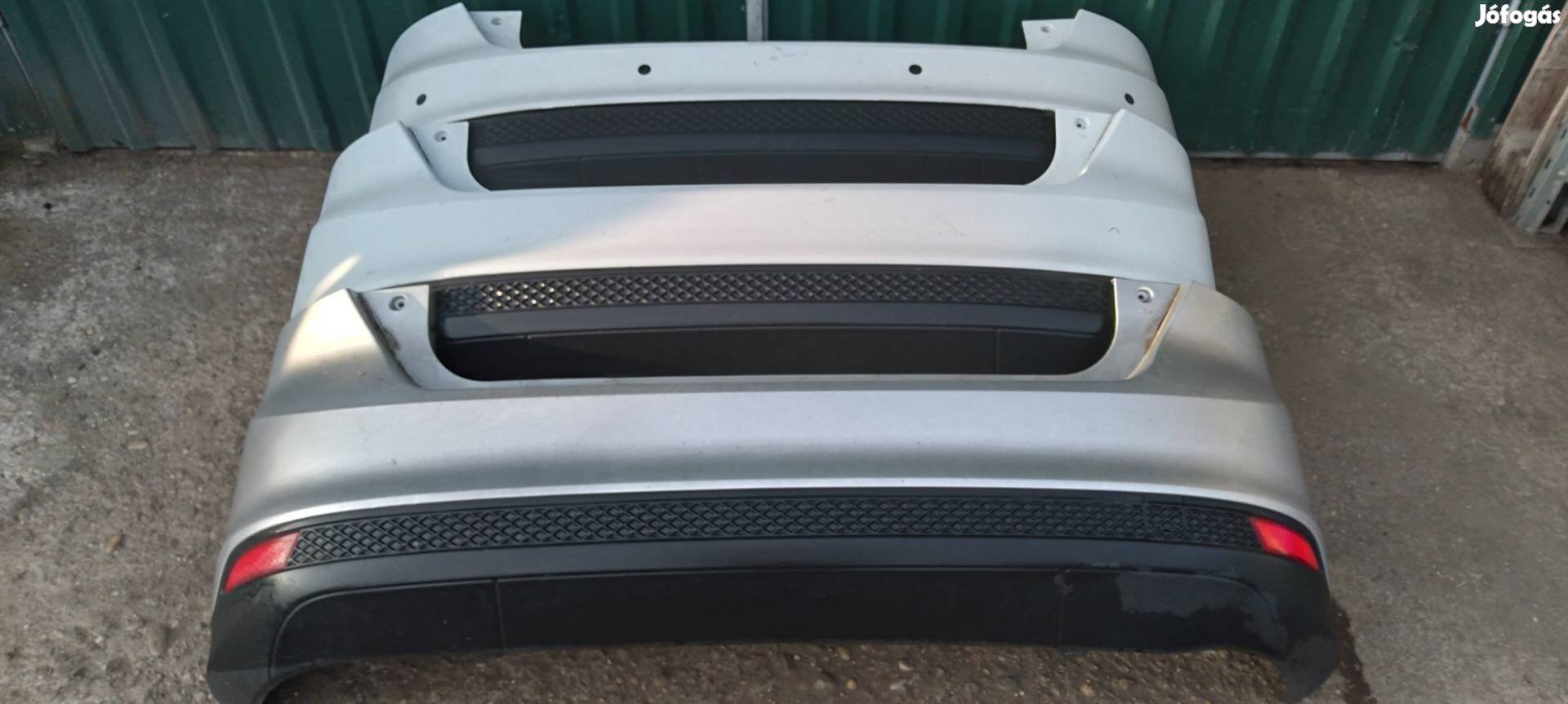Gyári Ford Focus MK3 5 ajtós hátsó lökhárító és egyéb alkatrészek