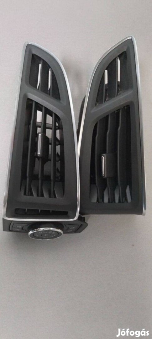 Gyári Ford Focus MK3 szellőző