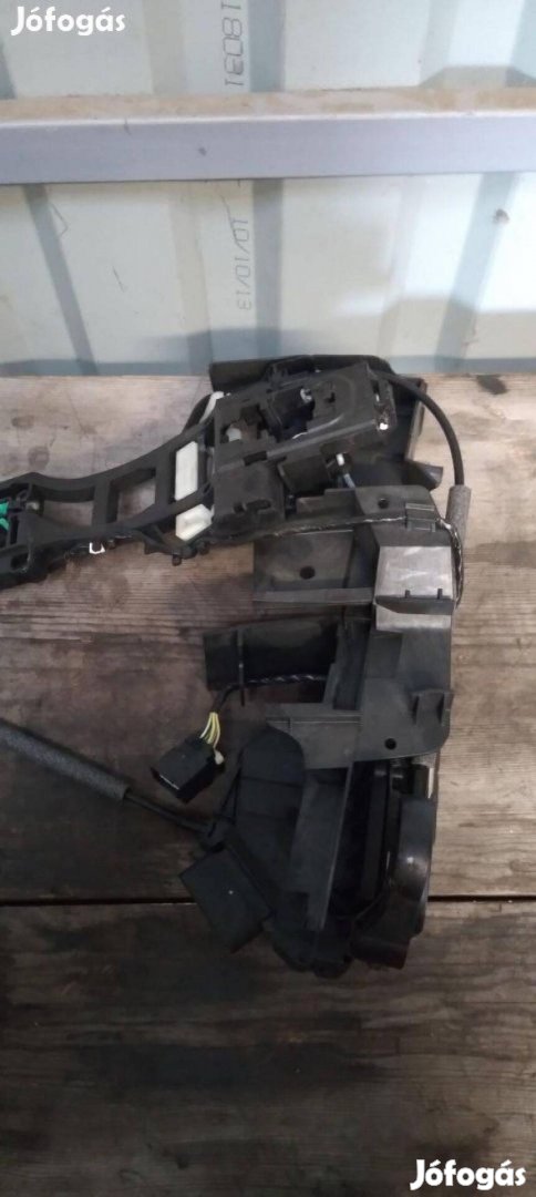 Gyári Ford Focus bal első ajtózár MK3 keyless
