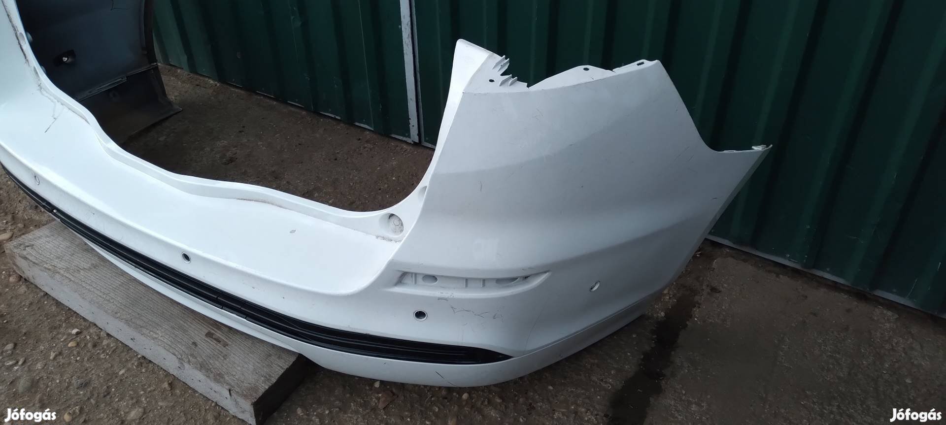 Gyári Ford Mondeo MK5 hátsó lökhárító kis hibával