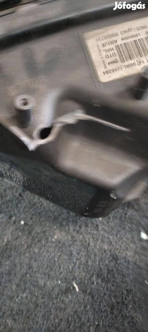 Gyári Ford Mondeo MK5 jobb első halogén fényszóró fül sérült