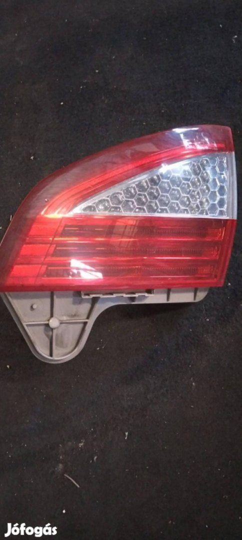 Gyári Ford Mondeo mk4 hátsó lámpa jobb belső 5 ajtós