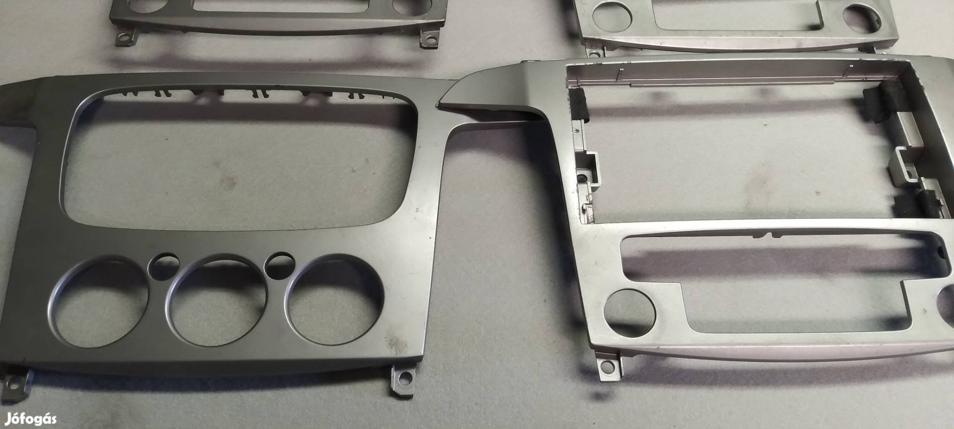 Gyári Ford Mondeo mk4 rádiókeret rádió keret szépséghibás