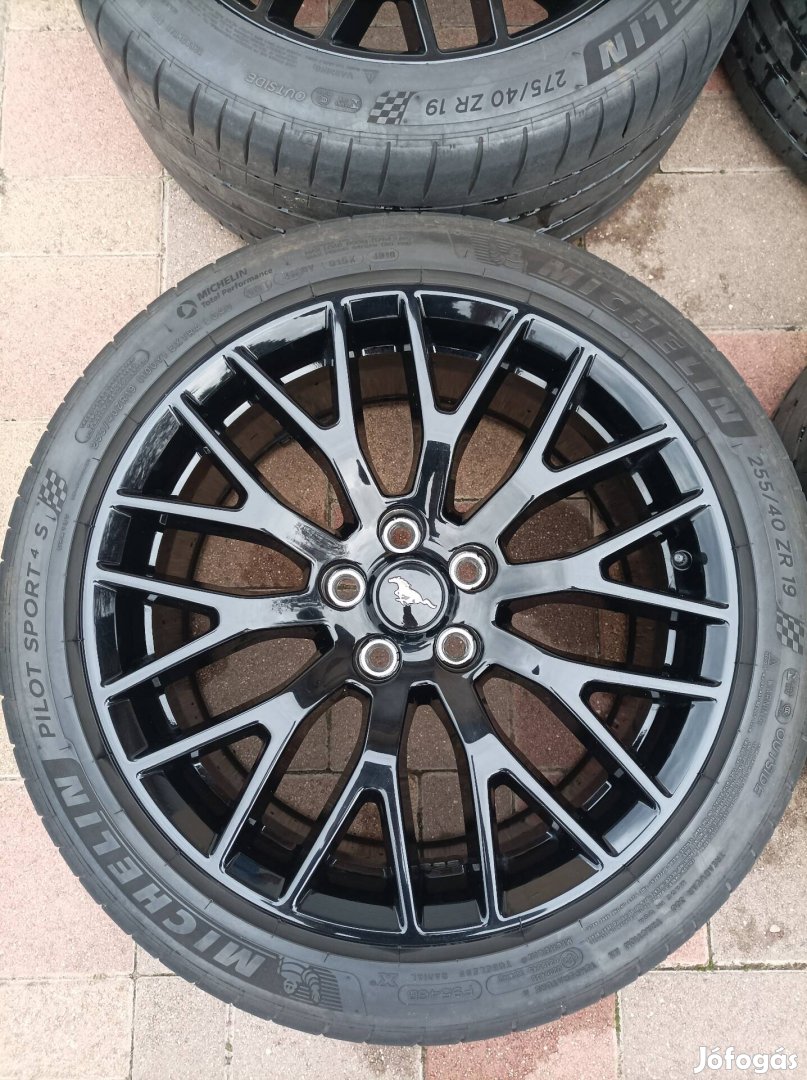 Gyári Ford Mustang felni