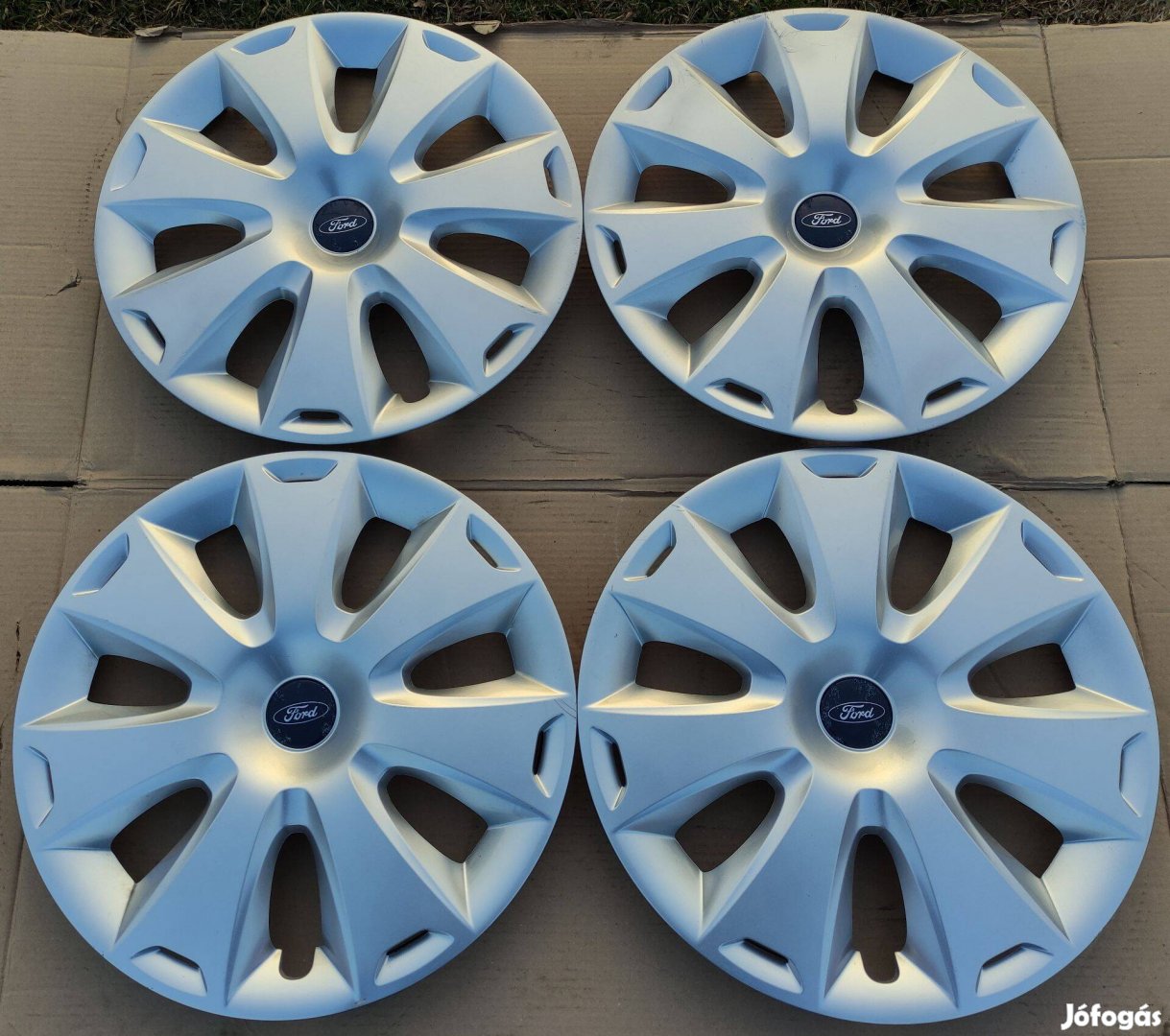 Gyári Ford R16 16 " colos hibátlan dísztárcsa 5x108 felni Tpms anya