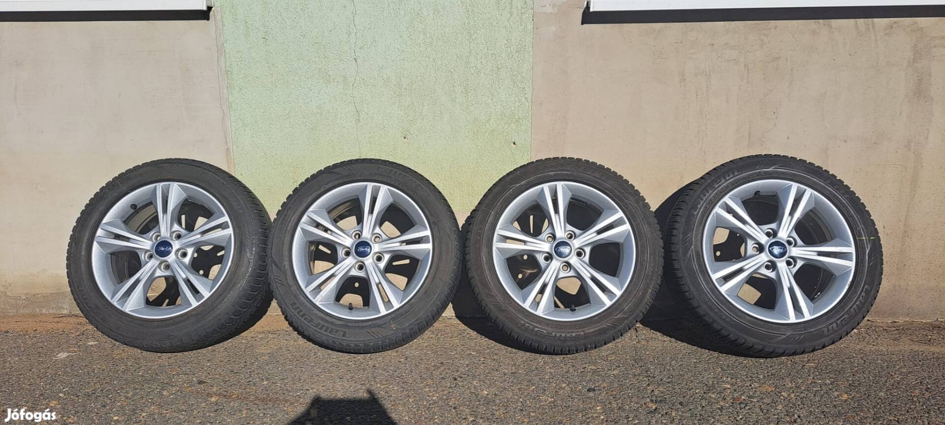 Gyári Ford alufelni 16" M+S gumikkal eladó