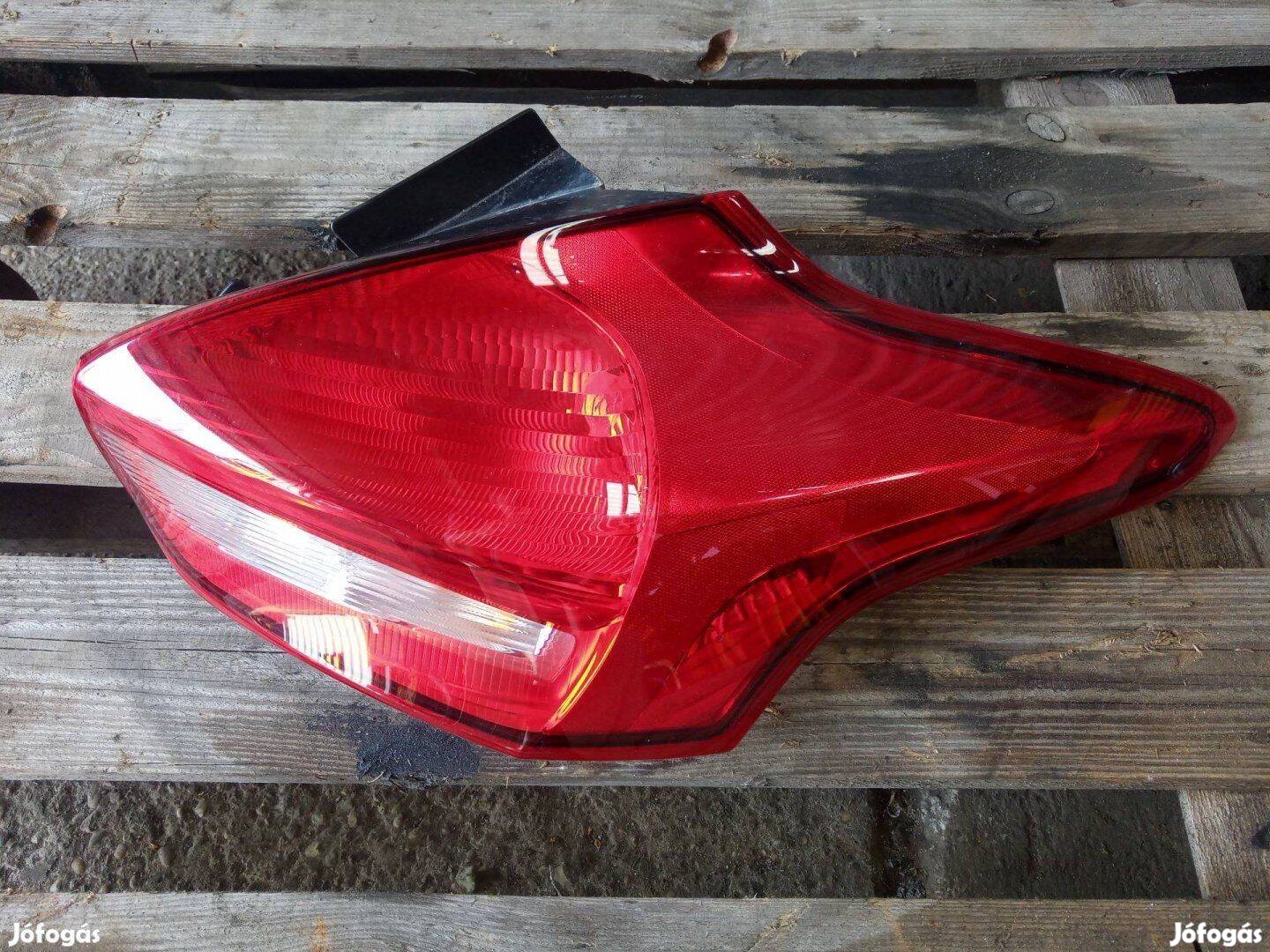 Gyári Ford focus MK3 jobb hátsó 5ajtós lámpa 2014 től led