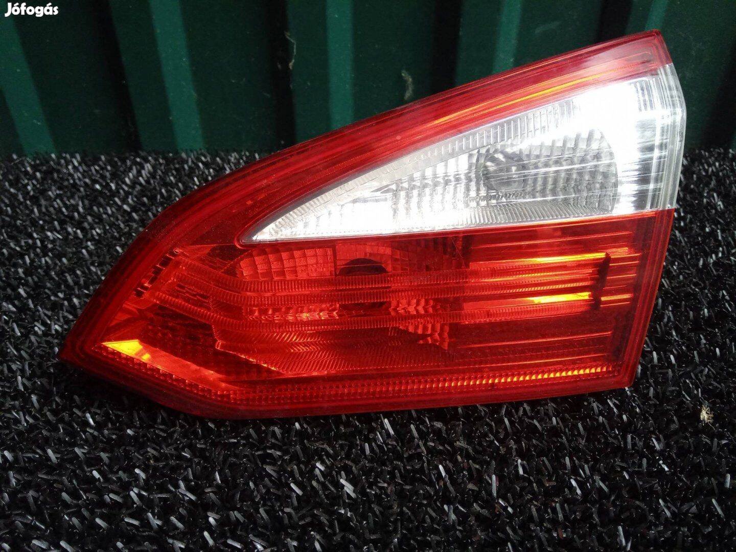 Gyári Ford focus MK3 kombi jobb hátsó lámpa csomagtérajtó LED