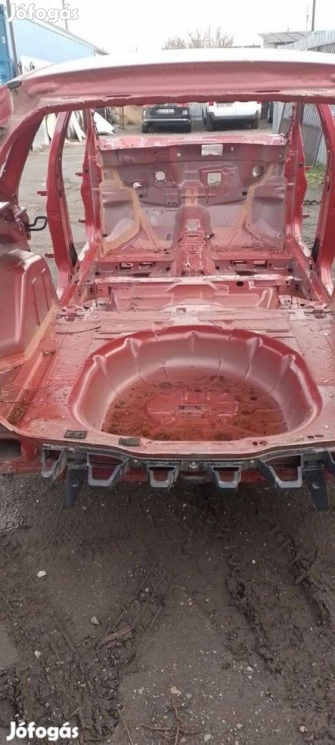 Gyári Ford focus kombi MK3 hátfal fenéklemez