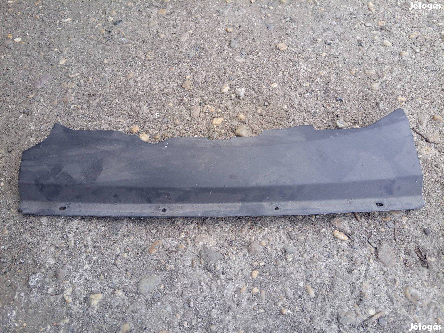 Gyári Ford focus mk2 2005 től zárhíd felső takaró műanyag