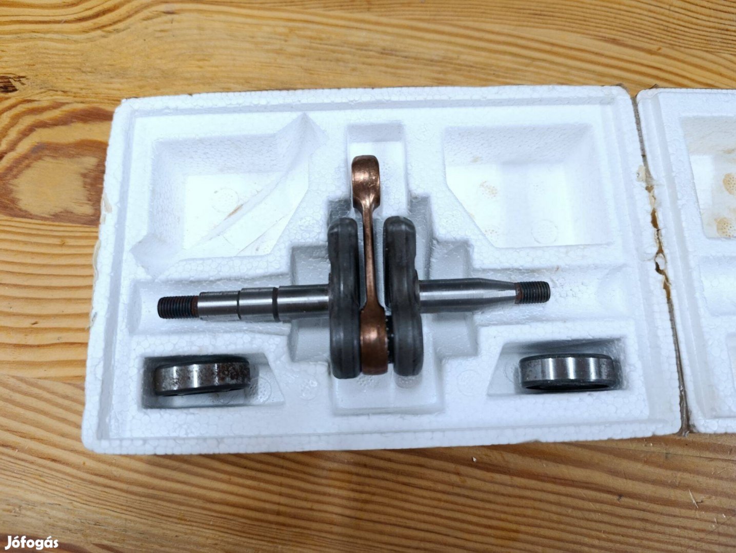 Gyári Husqvarna 36 41 136 141 142 főtengely csapágyakkal