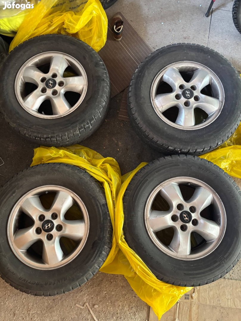 Gyári Hyundai / Kia alufelni szett használt téligumival 225/70 R16