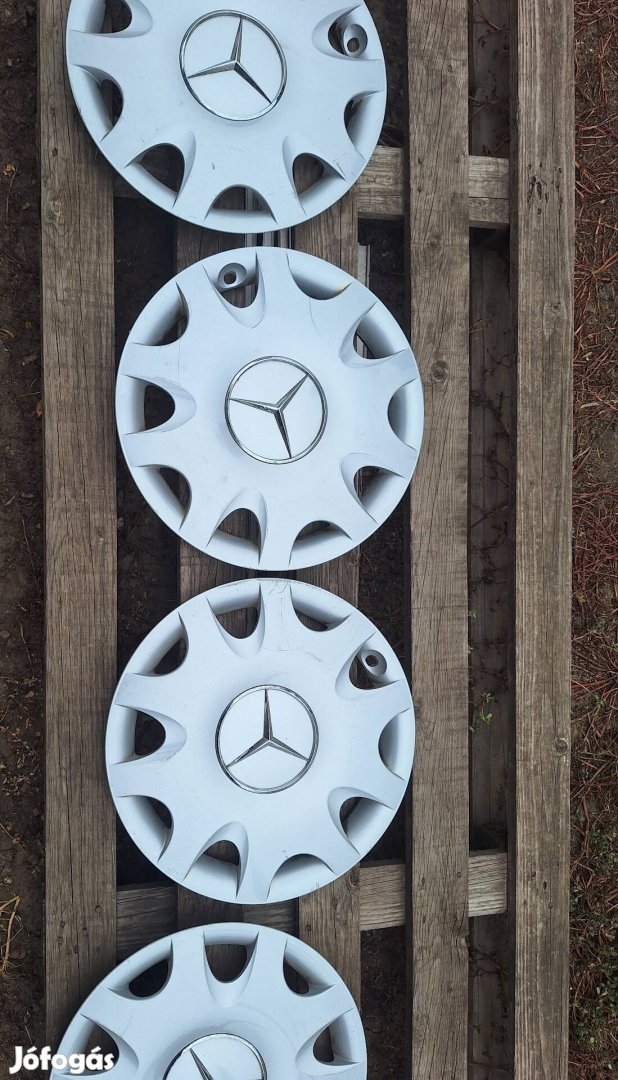 Gyári Mercedes 16" dísztárcsa 4db