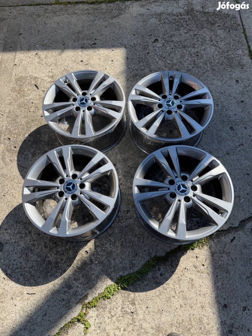 Gyári Mercedes 17es új állapotú alufelnik