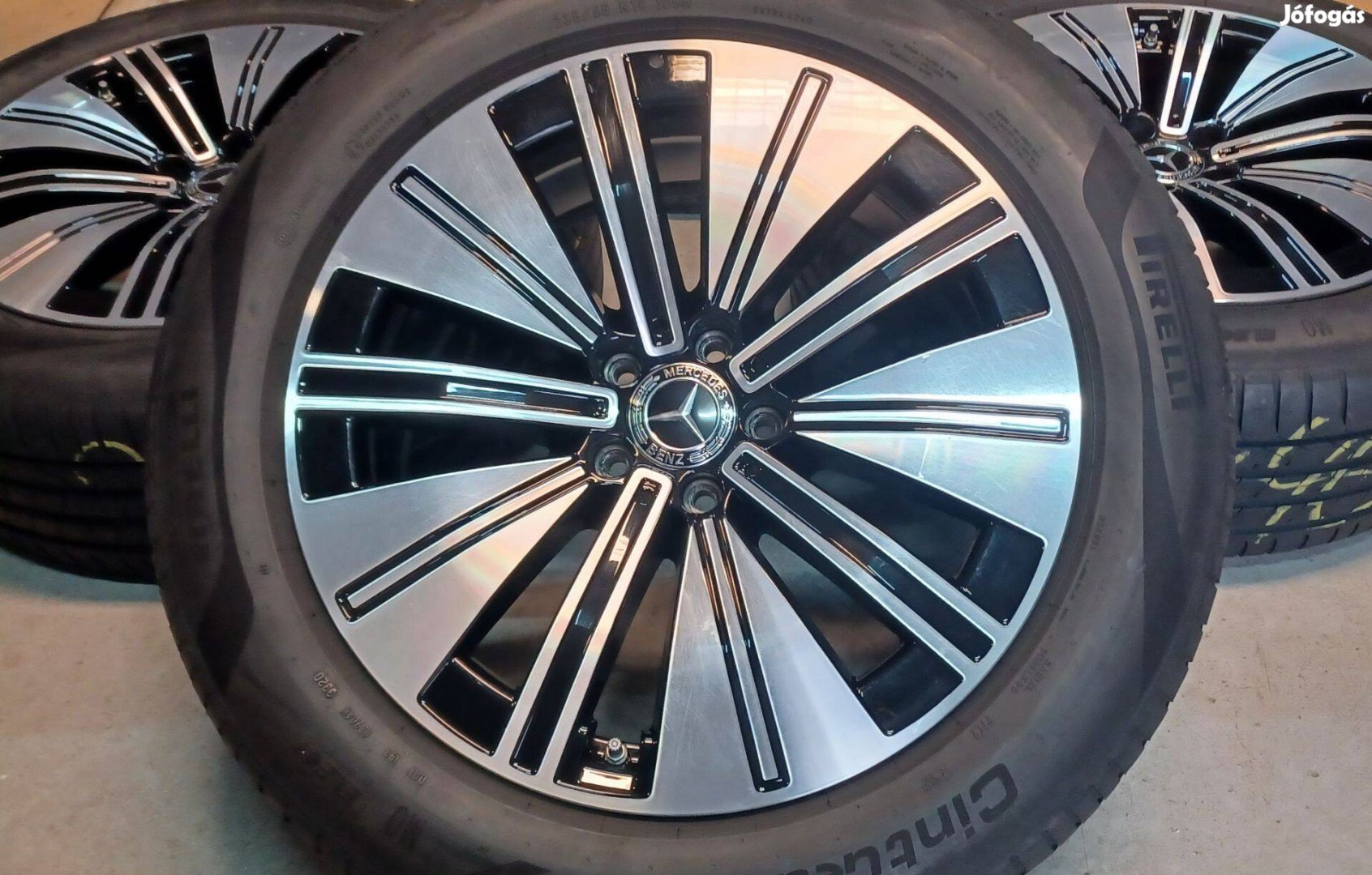 Gyári Mercedes W297 EQS 5x112 8x19" 235/55 R19 nyári gumikkal