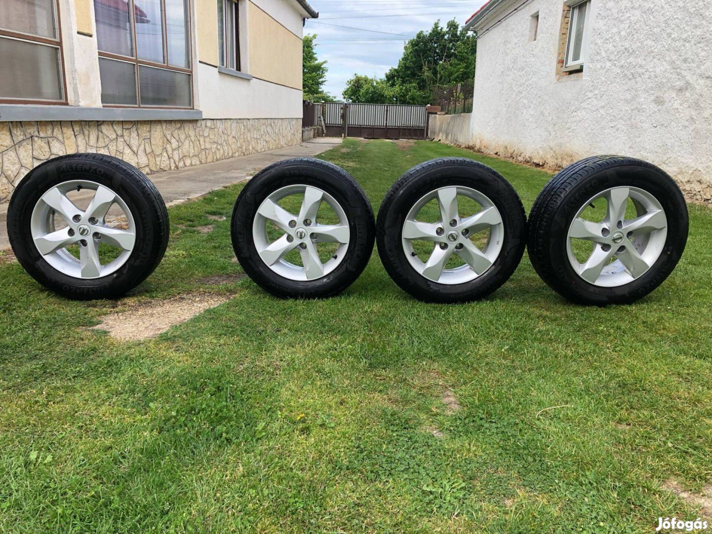 Gyári Nissan komplett kerék