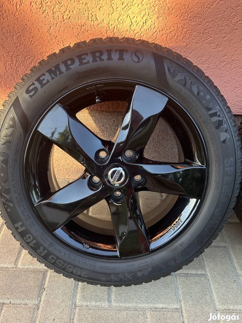 Gyári Nissan téli szett gumival 16"