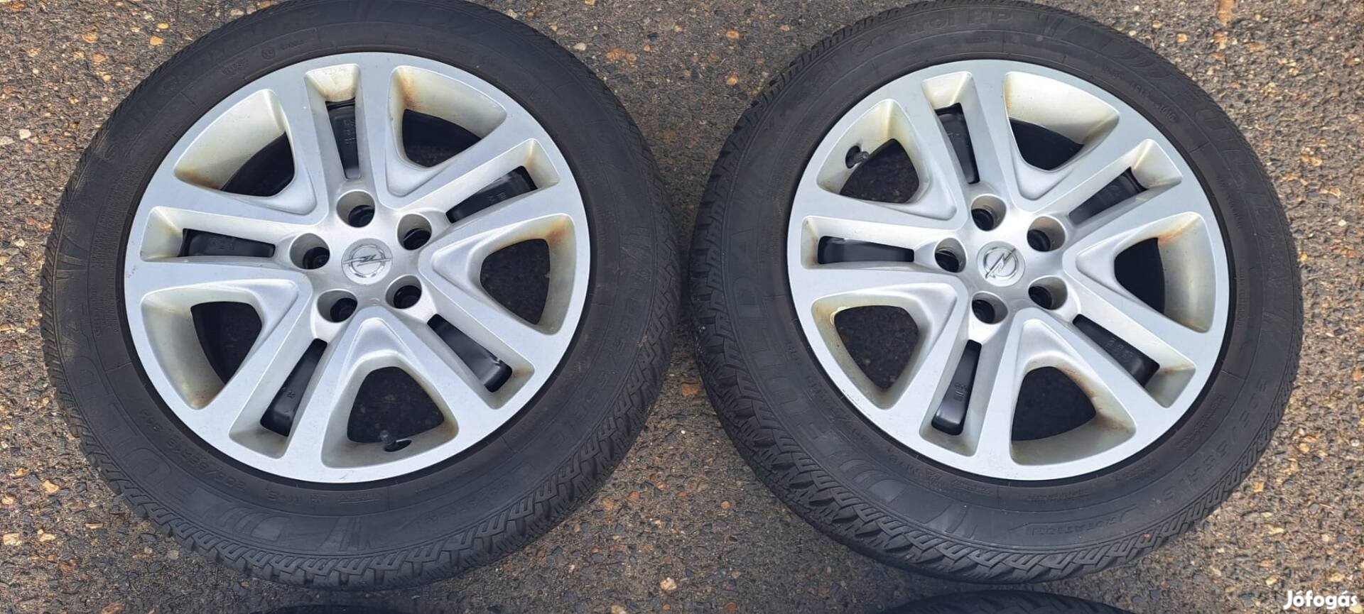 Gyári Opel Astra acélfelni dísztárcsával, Fulda gumikkal eladó