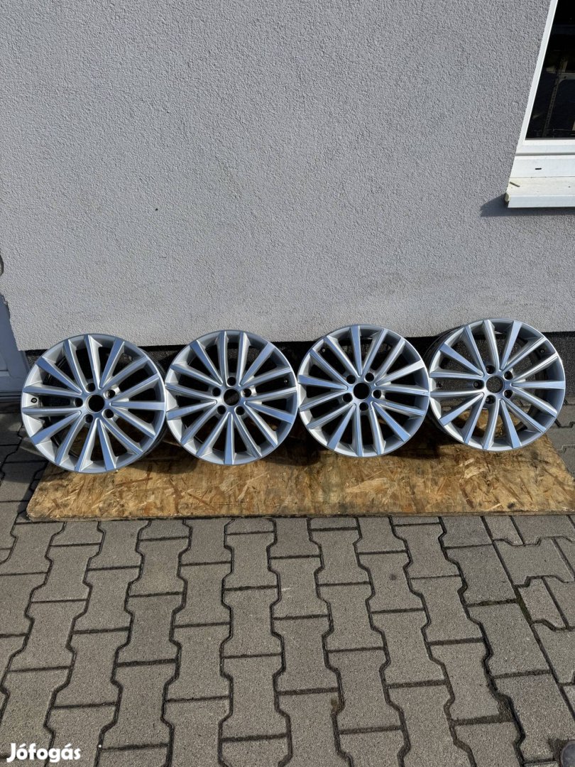 Gyári R17 VW alufelni