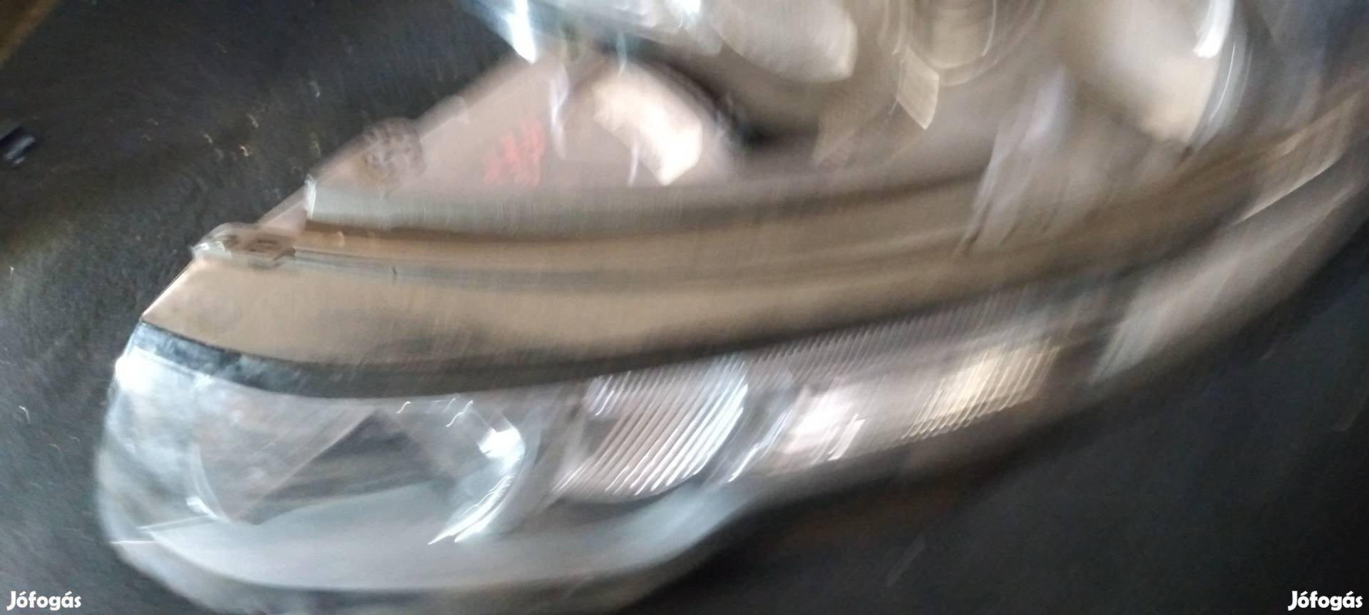 Gyári Range Rover evoque első fényszóró fül sérült állapotban eladó ha