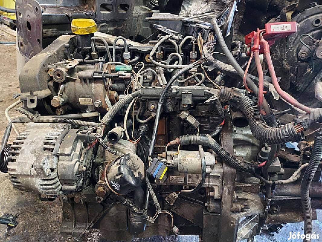 Gyári Renault Megane II 2 MK2 K9K 1.5 DCI motor fűzöt blokk hengerfej
